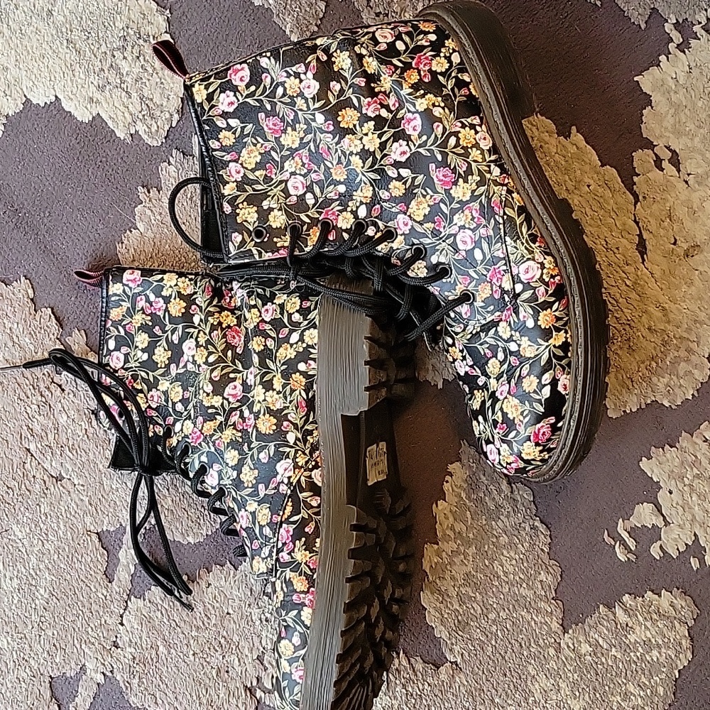 Floral boots